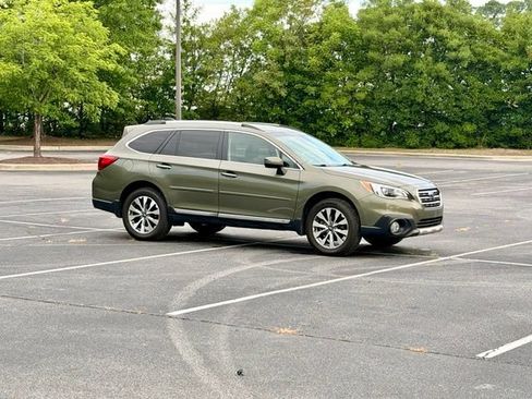 Used 2017 Subaru Outback 2.5i Touring w/ Popular Package #5A AWD/4WD image 10
