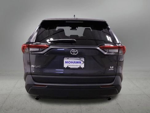 Used 2023 Toyota RAV4 LE AWD/4WD image 4