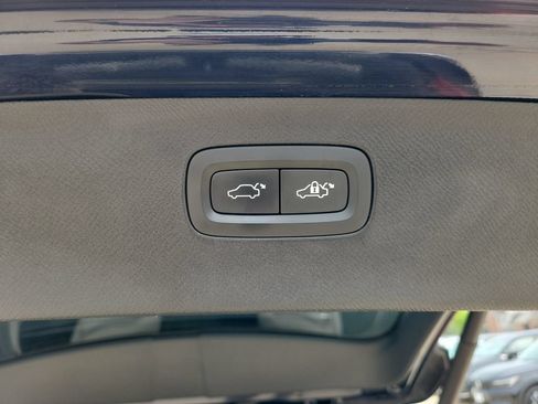 Used 2017 Volvo XC90 T6 Inscription w/ Vision Package AWD/4WD image 11