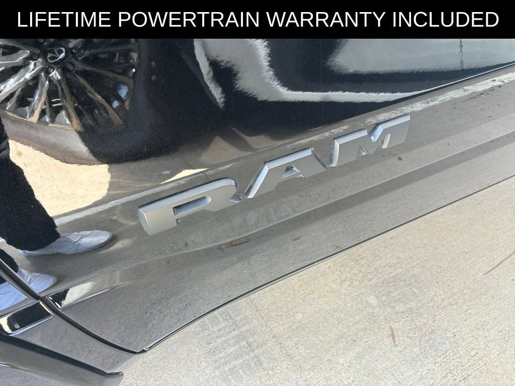 Used 2025 RAM 1500 Limited AWD/4WD image 7