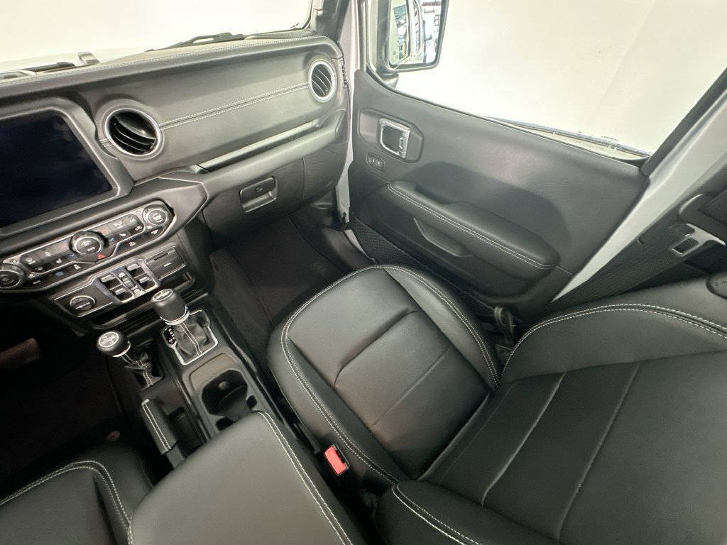 Used 2023 Jeep Wrangler Unlimited Sahara w/ Cold Weather Group AWD/4WD image 11