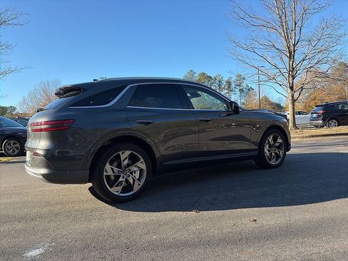 Used 2025 Genesis Electrified GV70 Prestige w/ Prestige Package image 4