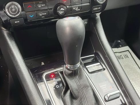 Certified 2024 Jeep Compass Latitude image 18