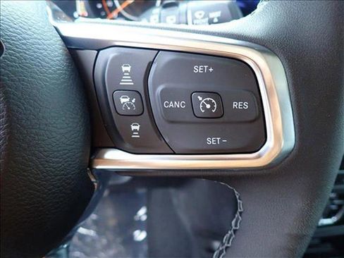 New 2025 Jeep Wrangler Unlimited Sahara AWD/4WD image 15