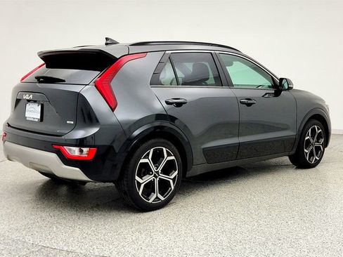 Used 2023 Kia Niro EX Touring image 5