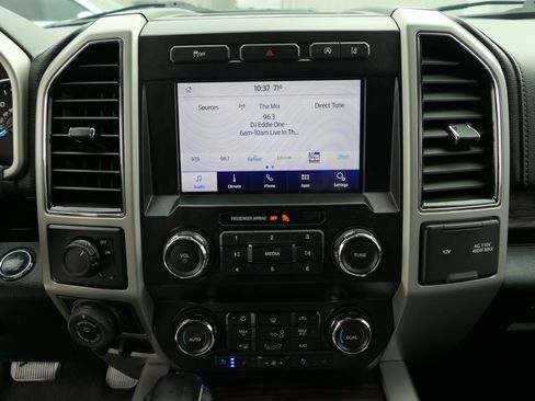 Used 2020 Ford F150 Lariat RWD image 22