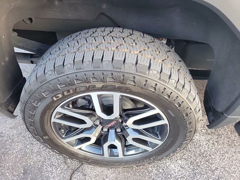 Used 2023 GMC Sierra 1500 AT4 w/ AT4 Premium Package image 10