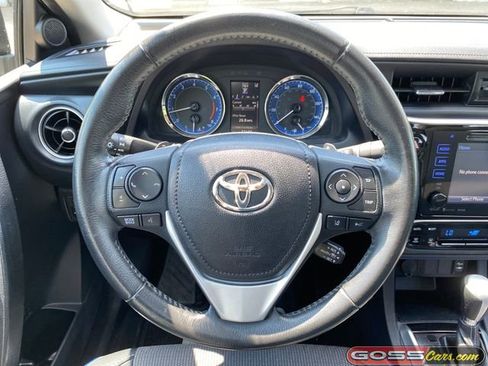 Used 2017 Toyota Corolla SE w/ SE Premium Package FWD image 17