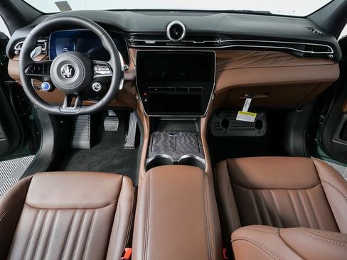 New 2025 Maserati Grecale GT image 18