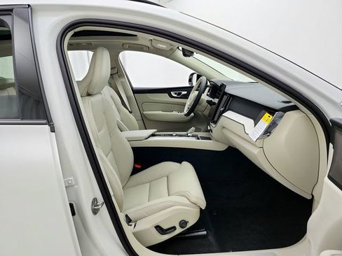 New 2026 Volvo XC90 T8 Plus w/ Protection Package AWD/4WD image 18