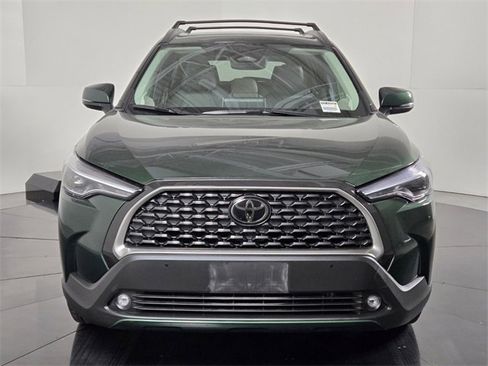 Used 2024 Toyota Corolla Cross XLE image 8