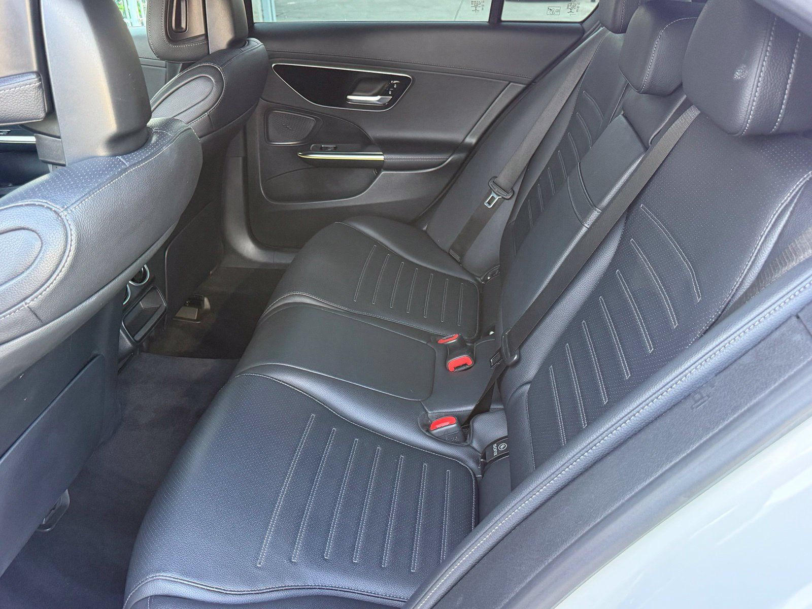 Used 2022 Mercedes-Benz C 300 Sedan image 41