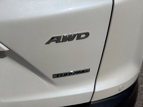 Used 2018 Honda CR-V Touring image 11