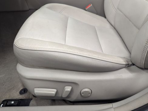 Used 2017 Toyota Camry XSE image 11