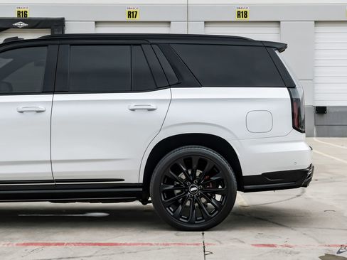 Used 2025 Cadillac Escalade V w/ LPO, ONYX Package AWD/4WD image 10