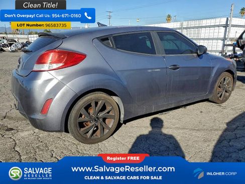 Used 2017 Hyundai Veloster image 4