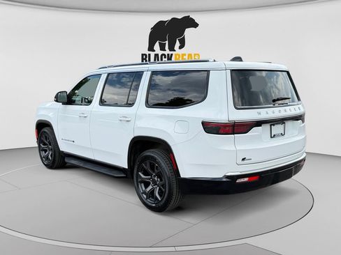 Used 2024 Jeep Wagoneer Series II AWD/4WD image 5