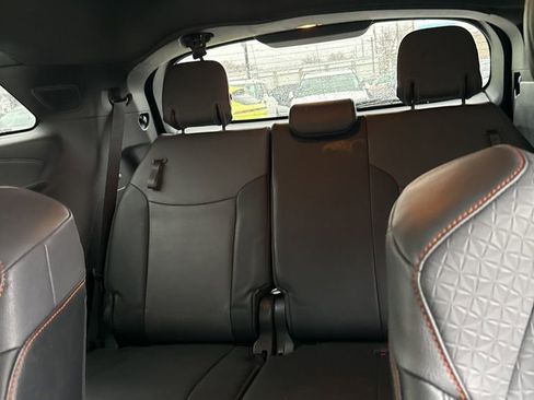 Used 2022 Toyota Sienna XSE w/ XSE Plus Package image 12