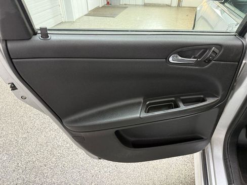 Used 2014 Chevrolet Impala LT w/ LT Sunroof Package image 21