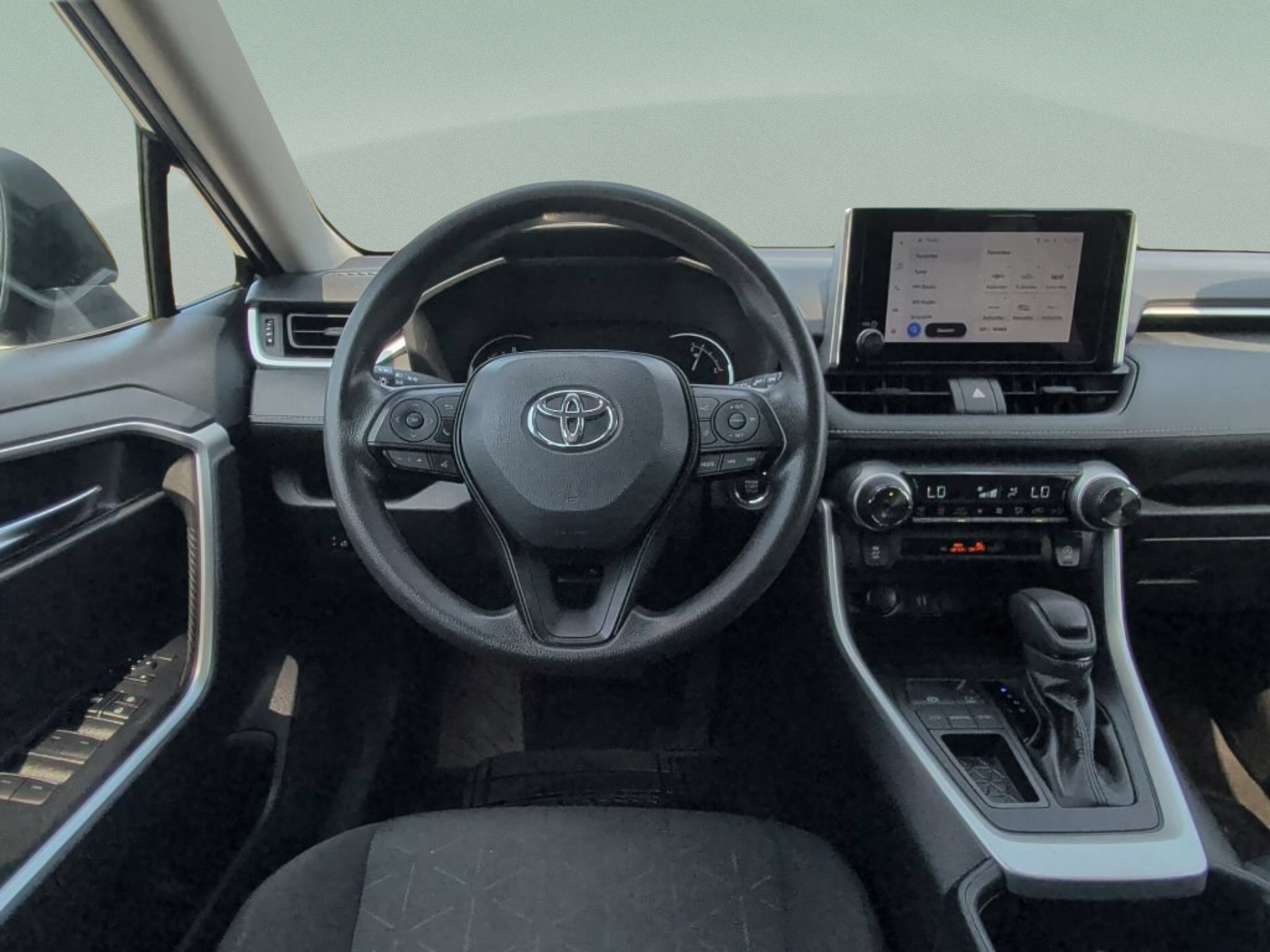 Used 2024 Toyota RAV4 XLE FWD image 30