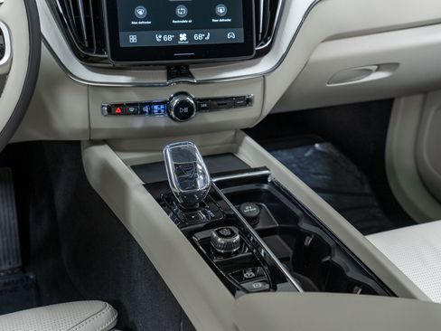 New 2026 Volvo XC60 B5 Ultra w/ Protection Package Premier image 20