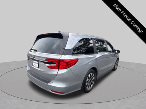 Used 2024 Honda Odyssey EX-L image 3