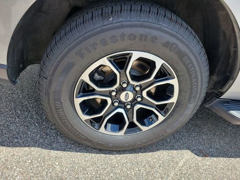 Used 2024 Ford Expedition XLT AWD/4WD image 6