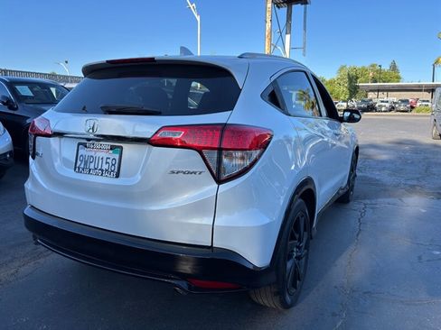 Used 2021 Honda HR-V Sport image 3