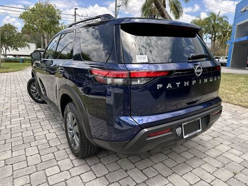 Used 2025 Nissan Pathfinder SV FWD image 12