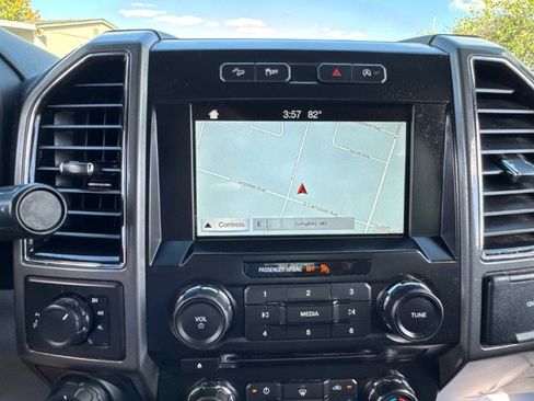 Used 2018 Ford F150 XLT w/ Equipment Group 302A Luxury image 19