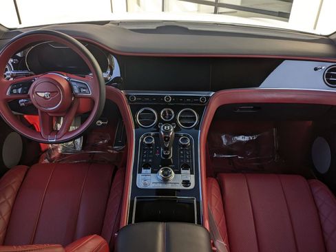 Used 2022 Bentley Continental GT image 4