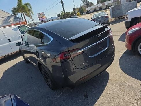 Used 2019 Tesla Model X 100D image 4