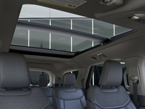 New 2025 Ford Explorer Active w/ Active Comfort Package image 22
