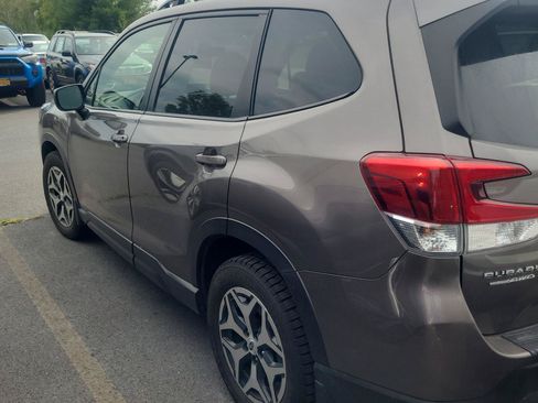 Used 2022 Subaru Forester Premium AWD/4WD image 4