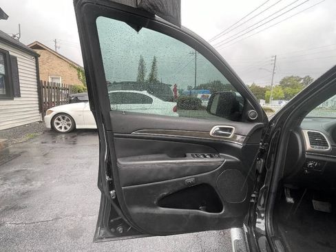 Used 2014 Jeep Grand Cherokee Overland w/ Advanced Technology Group AWD/4WD image 14