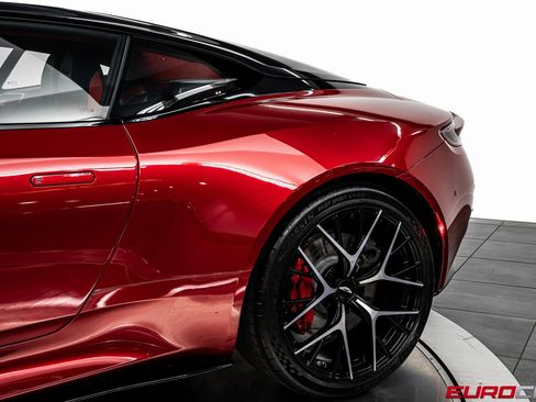 Used 2024 Aston Martin DB12 Coupe image 15