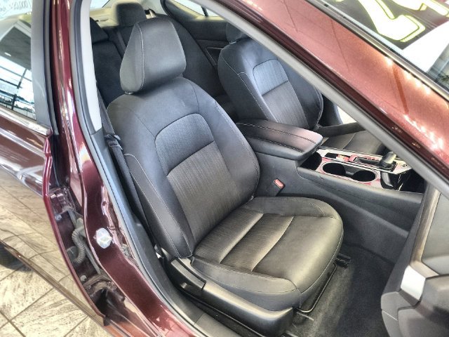 Used 2024 Nissan Altima 2.5 SV FWD image 24