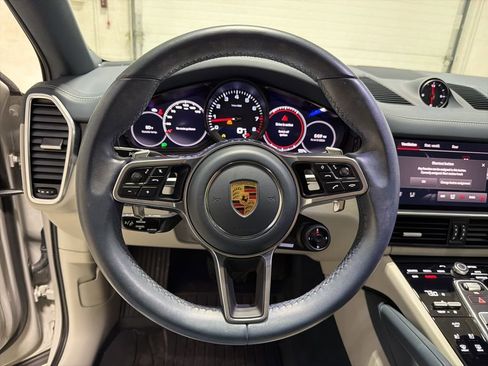 Used 2023 Porsche Cayenne Coupe AWD/4WD image 24