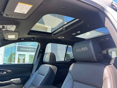 Used 2023 Chevrolet Traverse High Country AWD/4WD image 20