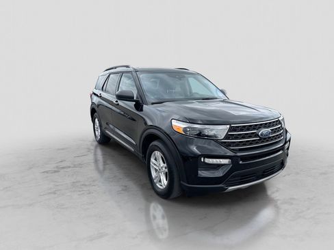 Certified 2021 Ford Explorer XLT w/ Equipment Group 202A AWD/4WD image 10