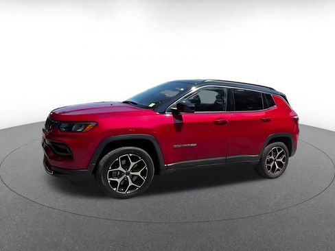 Used 2025 Jeep Compass Limited AWD/4WD image 8