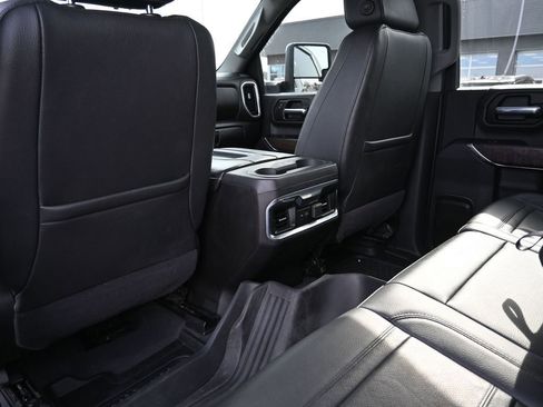 Used 2022 GMC Sierra 2500 Denali w/ Denali Black Diamond Edition image 19