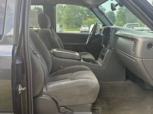 Used 2004 Chevrolet Silverado 2500 LS w/ Snow Plow Prep Package AWD/4WD image 11