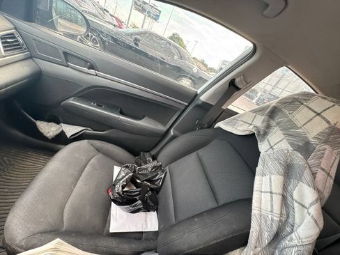 Used 2018 Hyundai Elantra SEL w/ Cargo Package FWD image 12