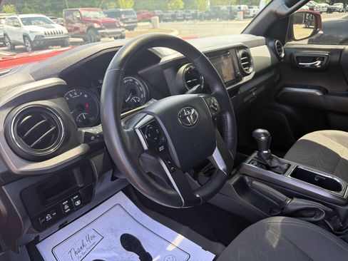 Used 2017 Toyota Tacoma TRD Off-Road w/ Tow Package (A/T) AWD/4WD image 44