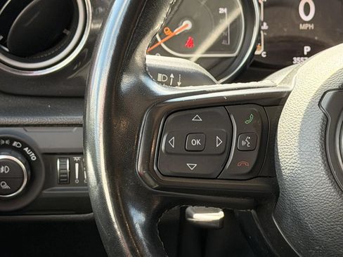 Used 2022 Jeep Gladiator Sport AWD/4WD image 13