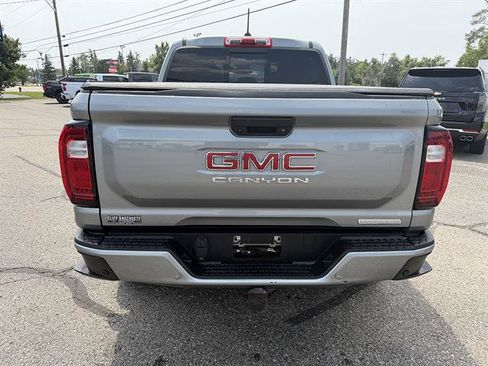 Used 2024 GMC Canyon Elevation w/ Convenience Package AWD/4WD image 5