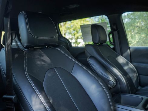 New 2026 Chrysler Pacifica Select image 12