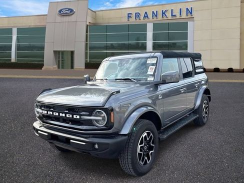Used 2023 Ford Bronco Outer Banks AWD/4WD image 3