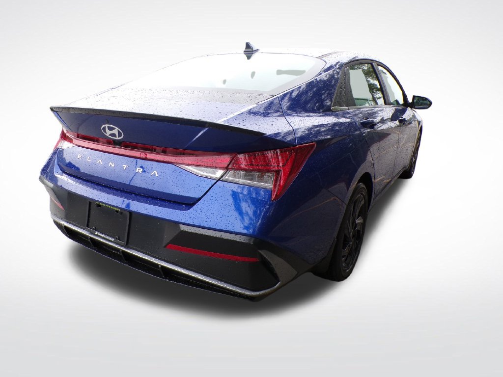 Certified 2026 Hyundai Elantra SEL Sport Premium FWD image 6
